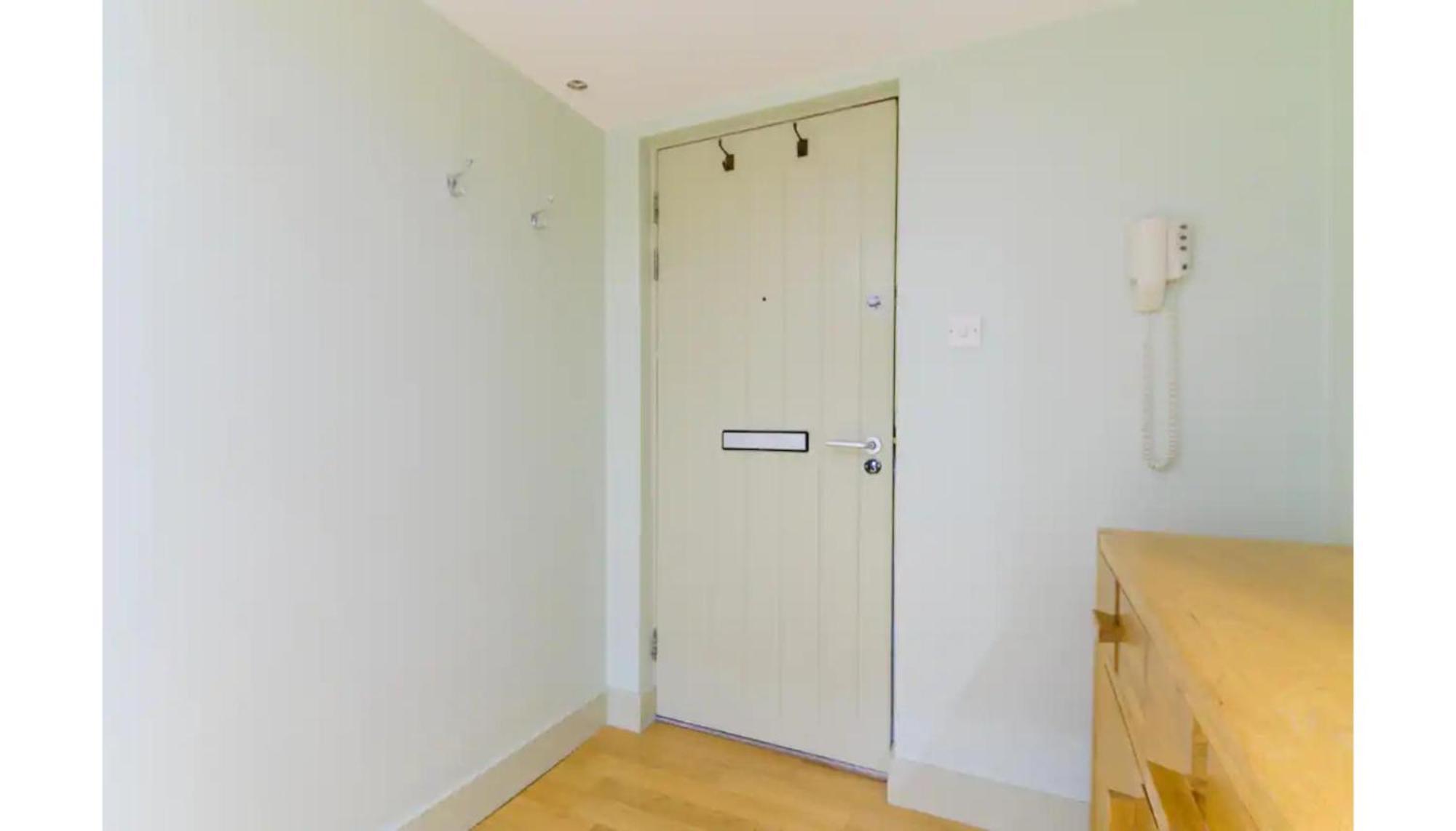 Modern Flat In The Middle Of Old Town Apartment EDI Exterior photo