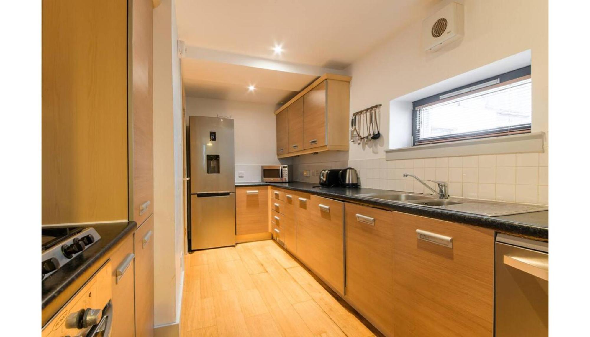 Modern Flat In The Middle Of Old Town Apartment EDI Exterior photo
