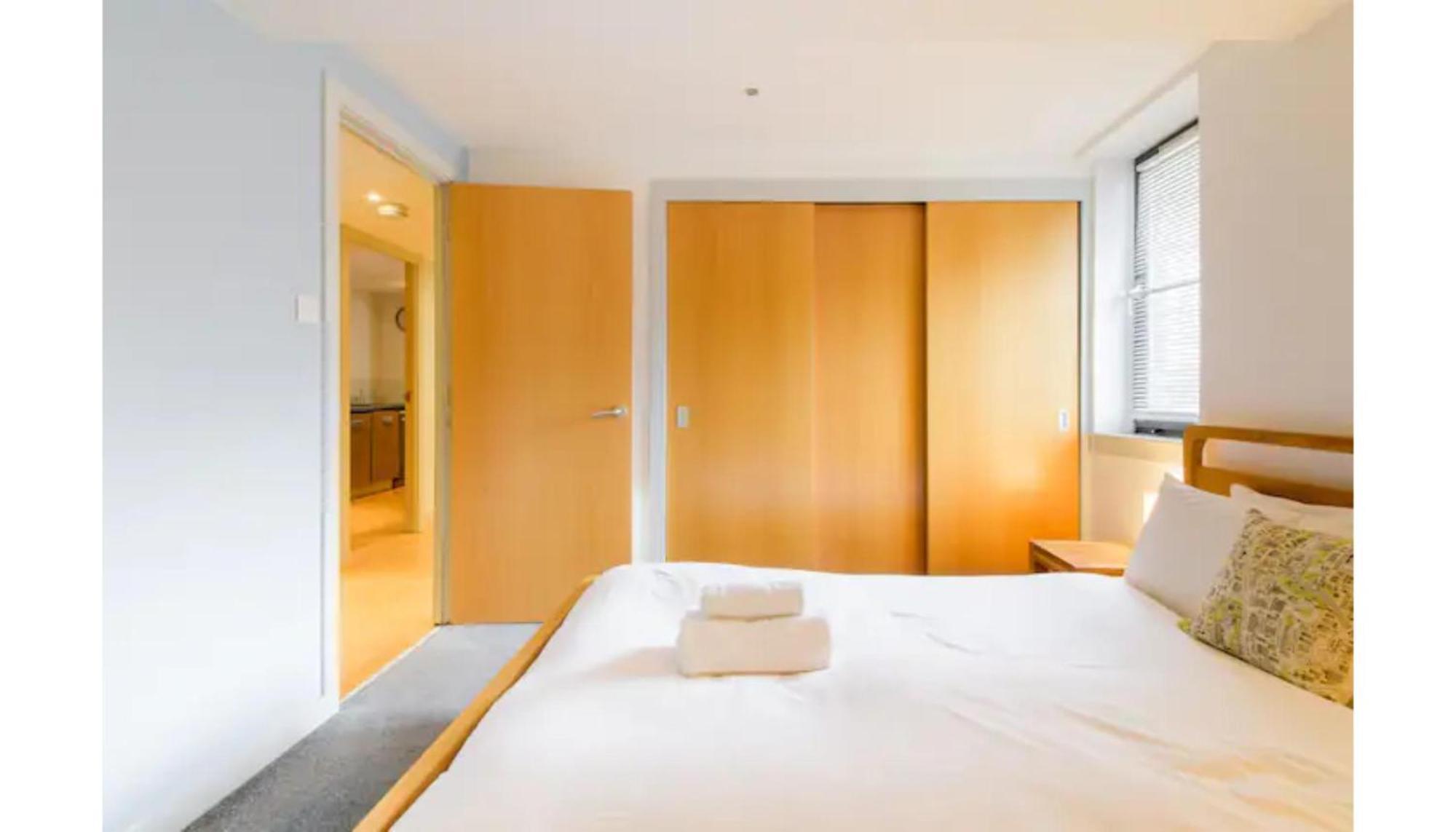 Modern Flat In The Middle Of Old Town Apartment EDI Exterior photo