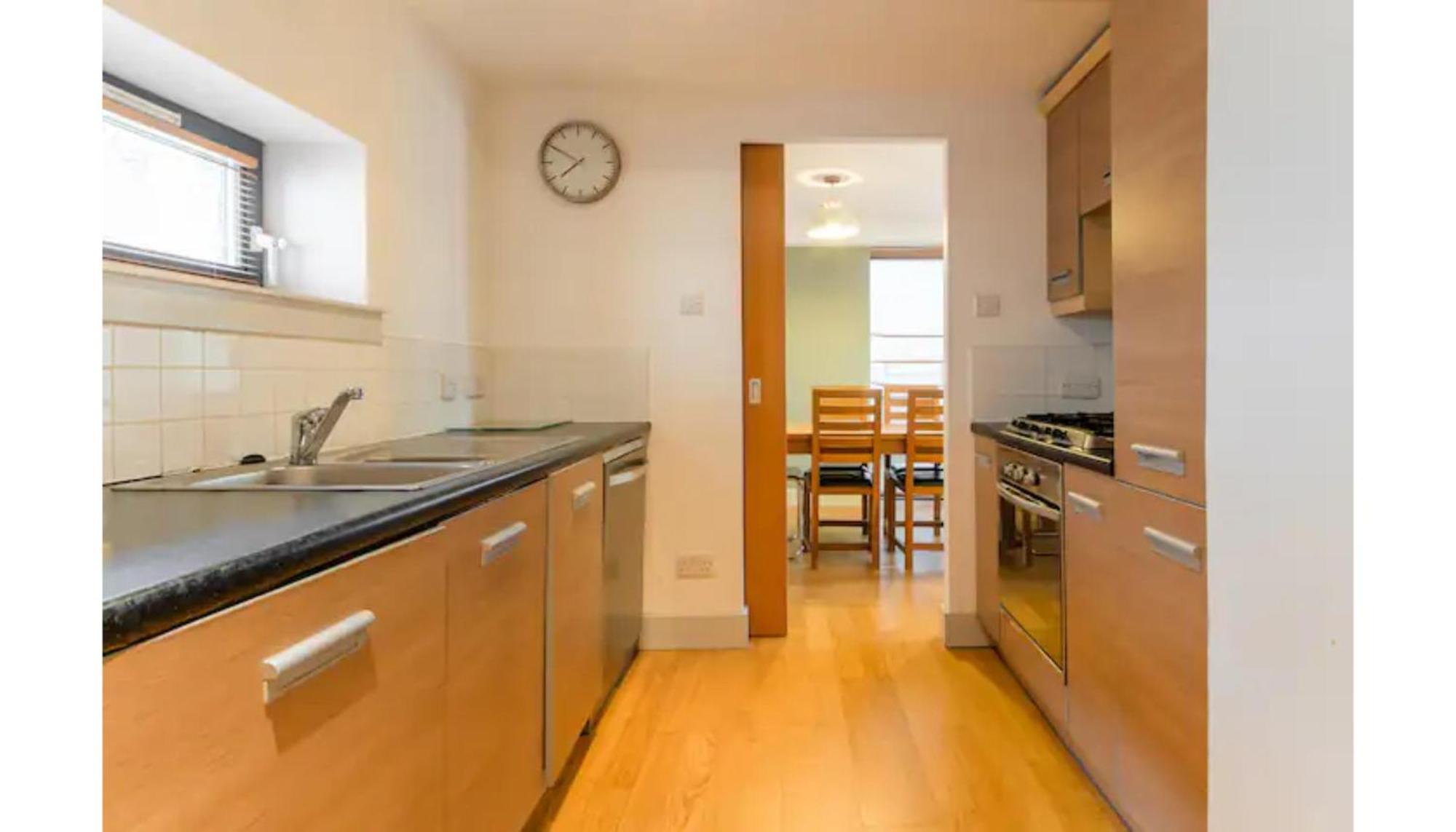 Modern Flat In The Middle Of Old Town Apartment EDI Exterior photo