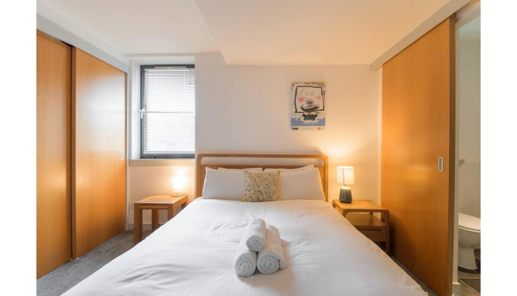 Modern Flat In The Middle Of Old Town Apartment EDI Exterior photo