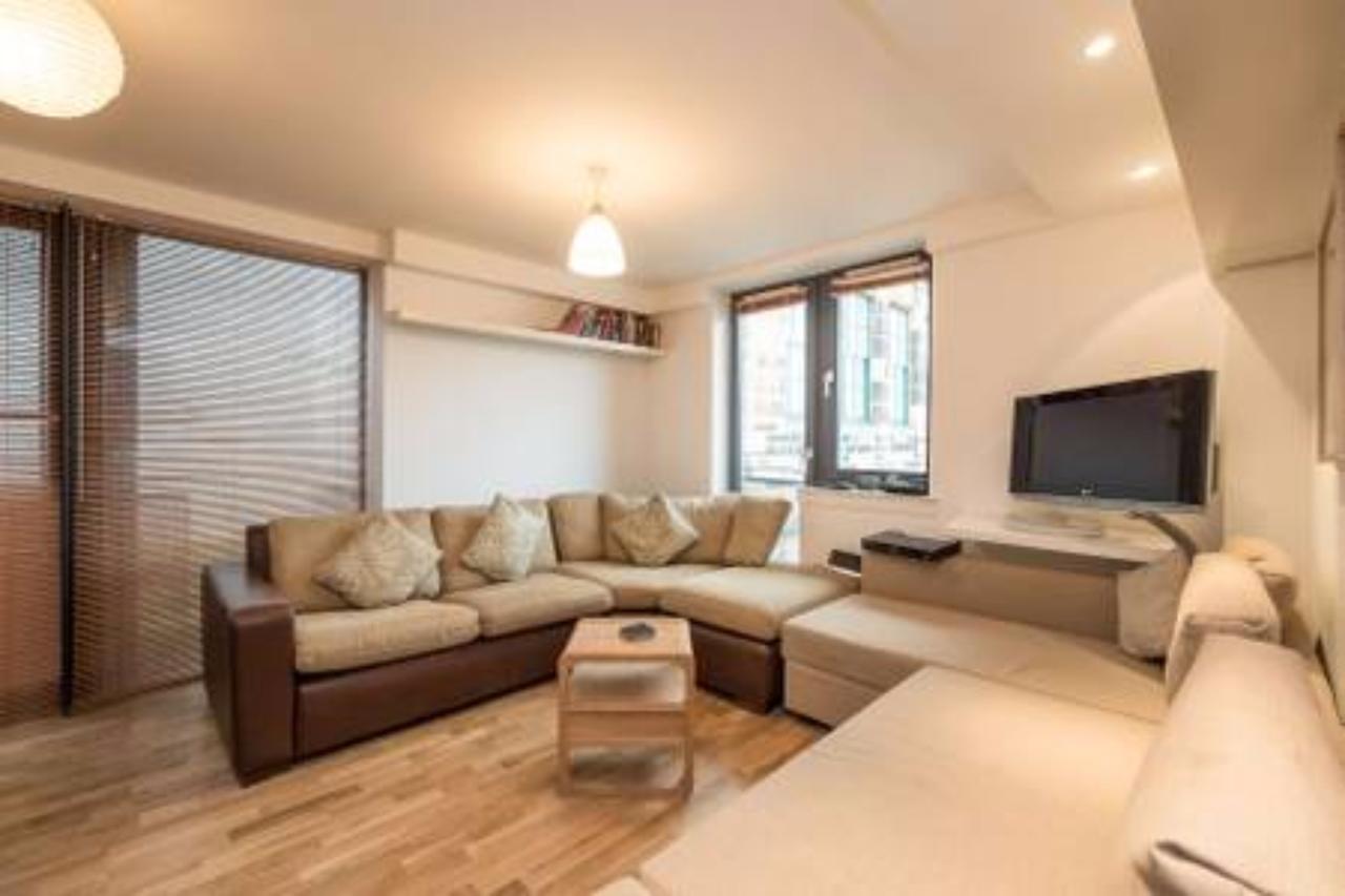 Modern Flat In The Middle Of Old Town Apartment EDI Exterior photo