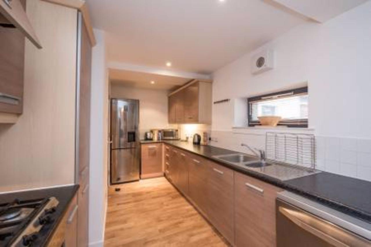 Modern Flat In The Middle Of Old Town Apartment EDI Exterior photo